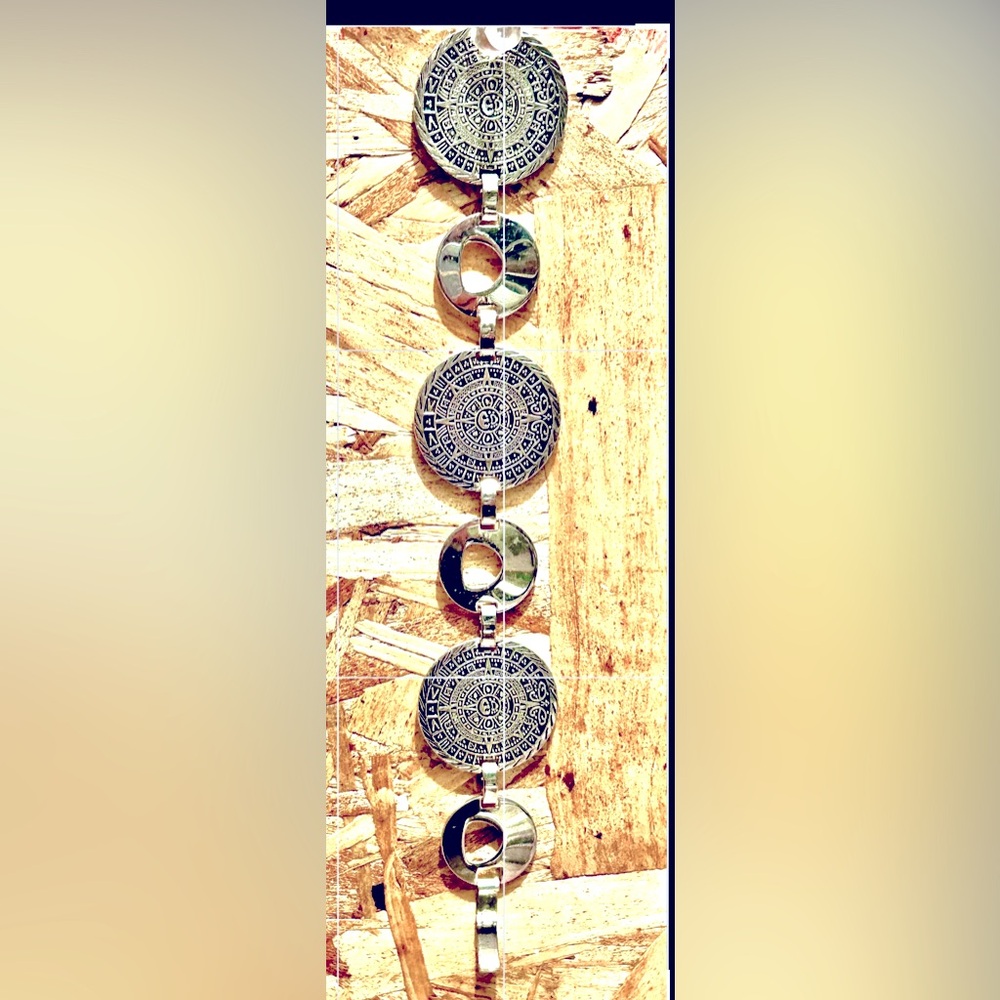 Vintage Aztec Mayan Calendar link Silver-tone fashion jewelry